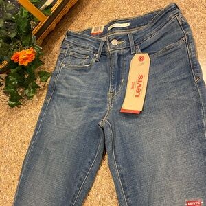 NWT Levi Strauss & Co. Mid Rise Skinny Blue Jeans Tag Says 4M / 27